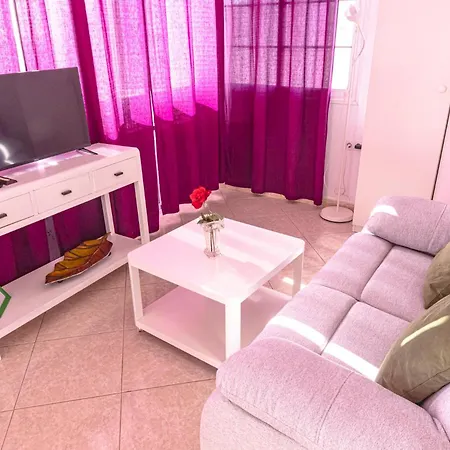 Junto El Mar Apartment *