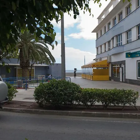 Junto El Mar Gran Tarajal